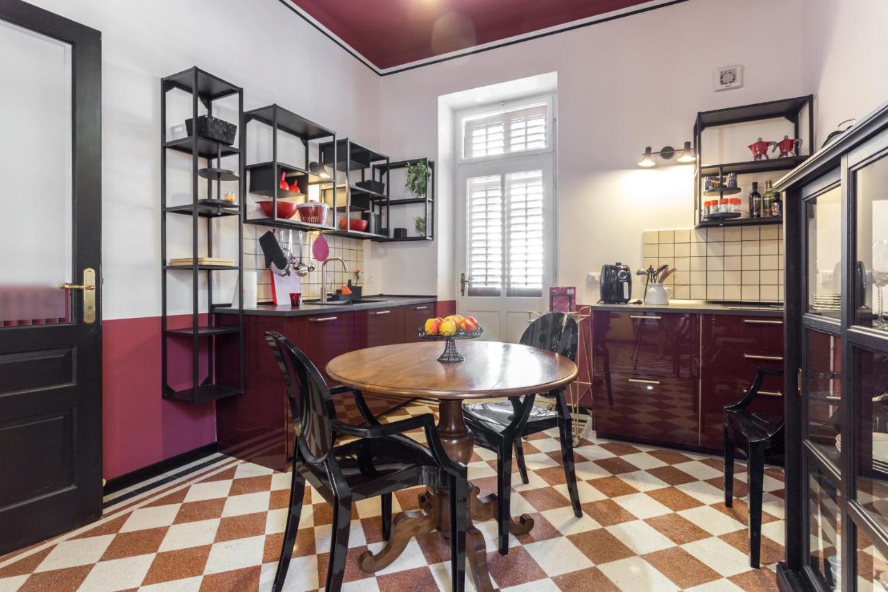 Appartement La Casa Di Gatsby Lusso In Pieno Centro Con Parcheggio à Gorizia Extérieur photo